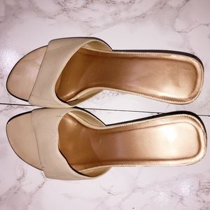 Parade Sandals 👡 Cream 2” Heels Size 12 Pre-Loved